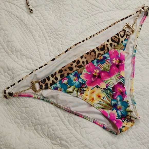 Bikini - Picture 3 of 3